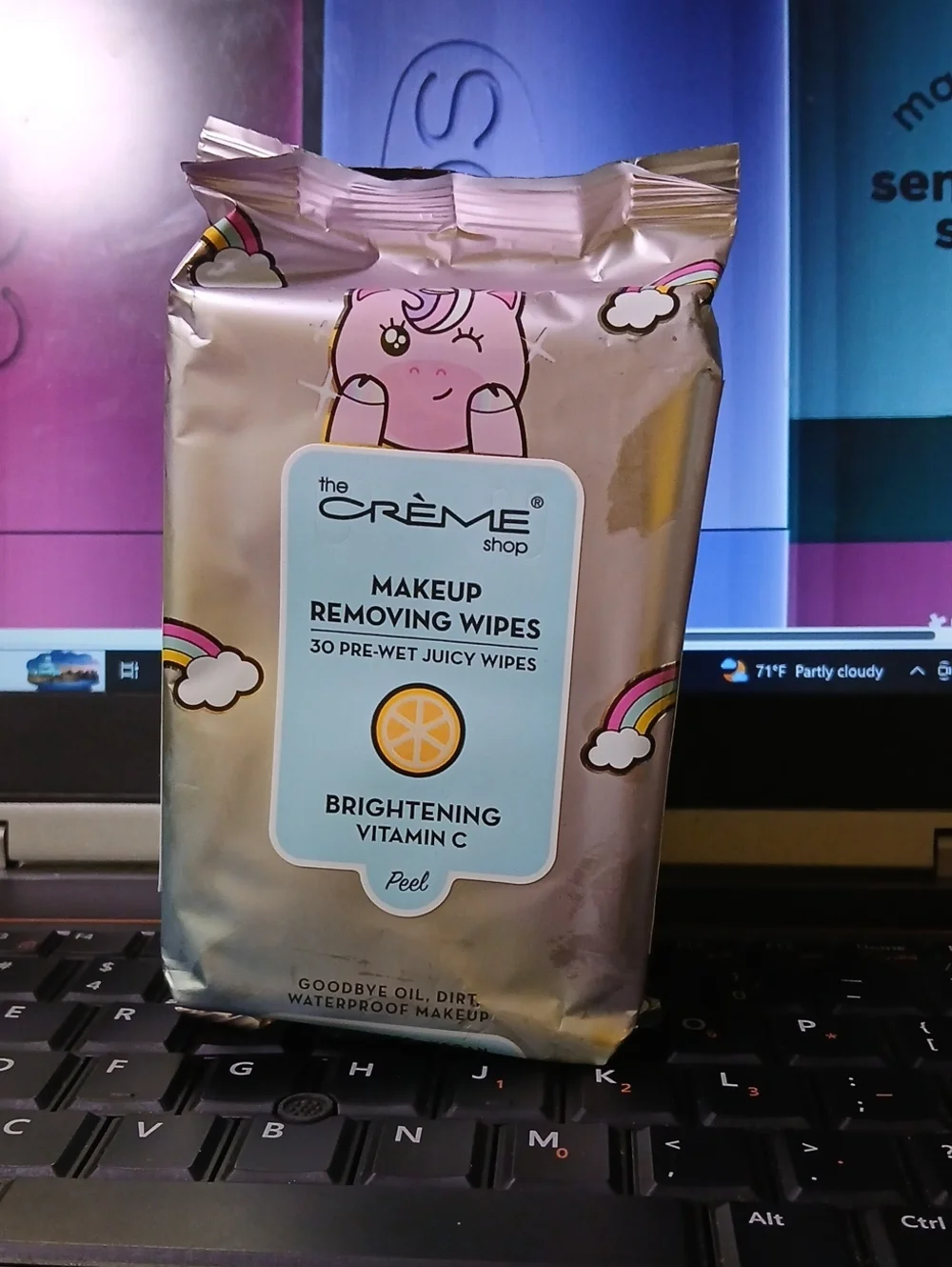 the Crème Shop Brightening Vitamin C Makeup Removing Wipes - Pink/Gold